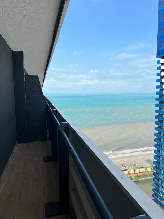 Orbi City Lux Apartment Batoemi Buitenkant foto