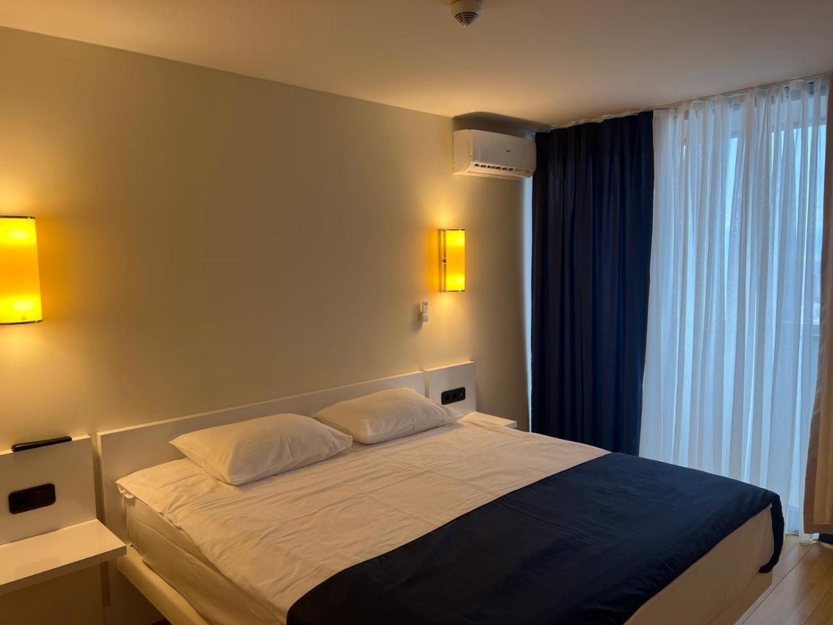Orbi City Lux Apartment Batoemi Buitenkant foto