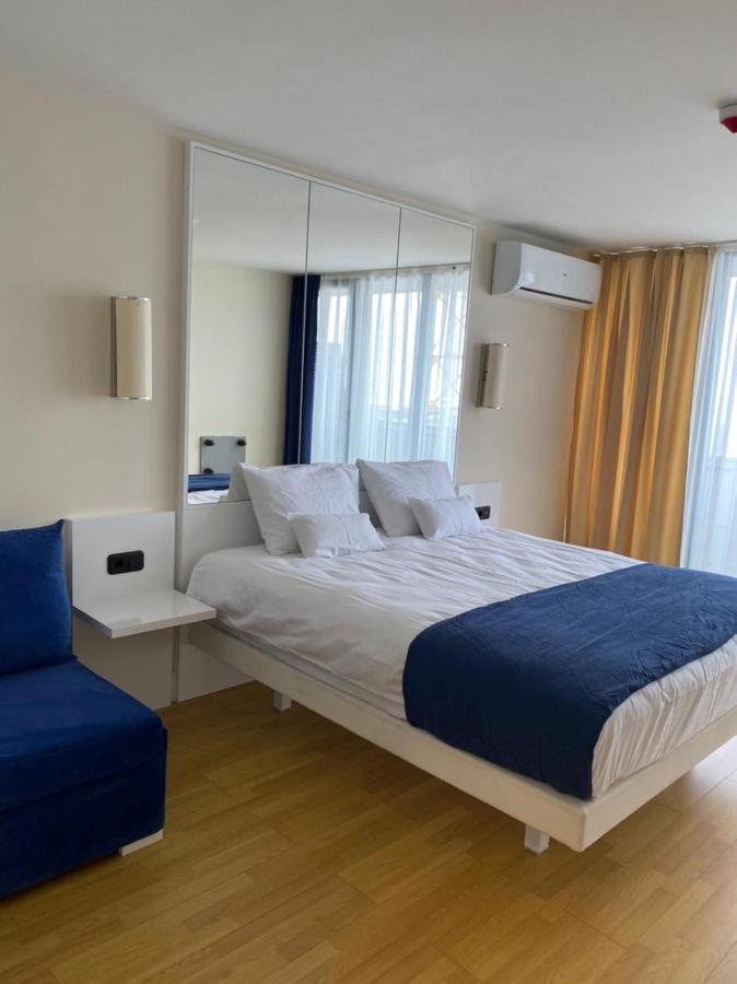 Orbi City Lux Apartment Batoemi Buitenkant foto